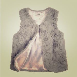 🍉Disney's D-Signed Frozen 2 Girls Faux Fur Vest